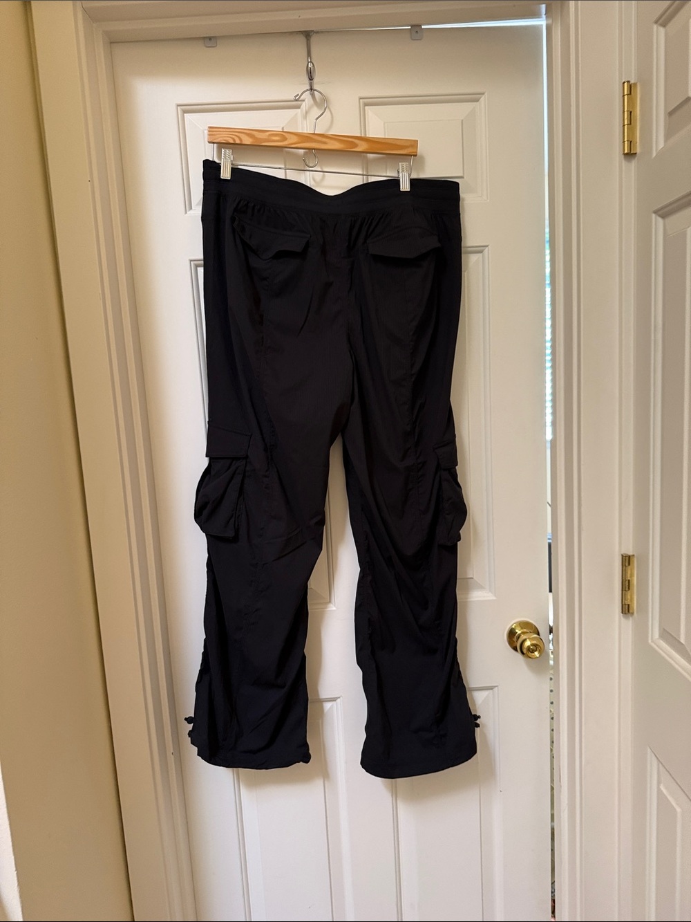Lululemon Black Dance Studio Cargo Pants Relaxed Fit Size XL - Picture 5 of 8